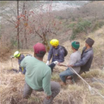 दुर्गम ढलान बनी जानलेवा, घास काटते समय महिला की खाई में गिरकर मौत..