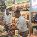 रेट लिस्ट और स्टॉक रजिस्टर की जांच, ओवररेटिंग मिलने पर प्रशासन ने कसा शिकंजा..